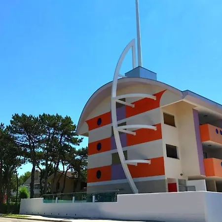 Spend Your By The Pool-beahost *